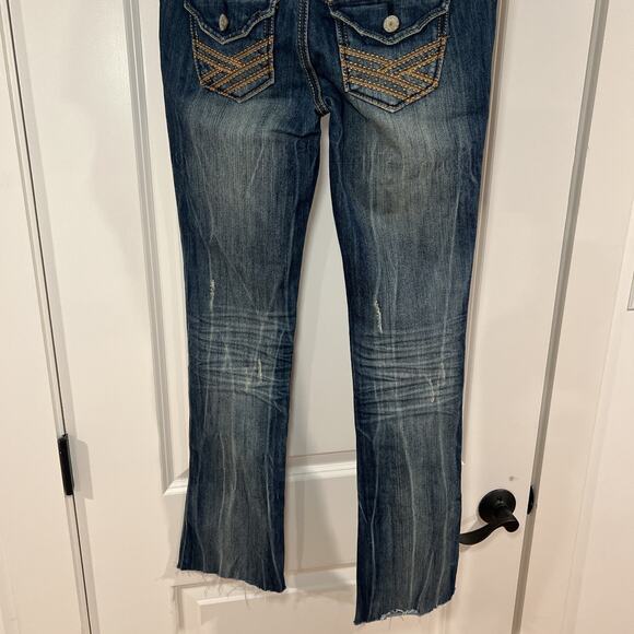 Almost Famous Denim Jeans Skinny Women’s Size 1 Blue Distressed Raw Hem - Picture 6 of 8
